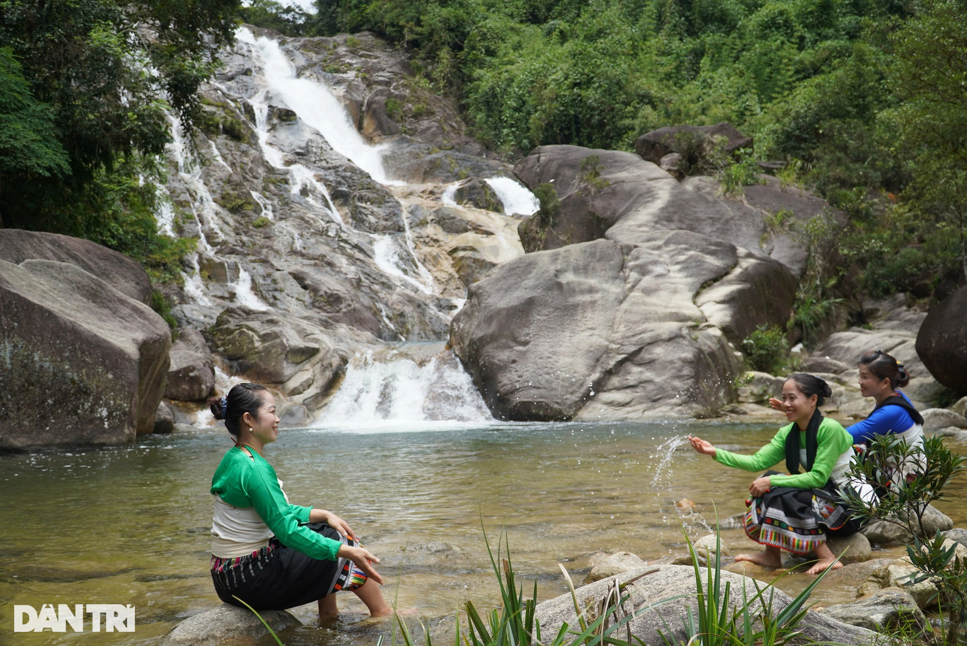 Chiêm ngưỡng Ma Hao - thác nước lọt top đẹp ảo diệu nhất Việt Nam chiem nguong ma hao thac nuoc lot top dep ao dieu nhat viet nam