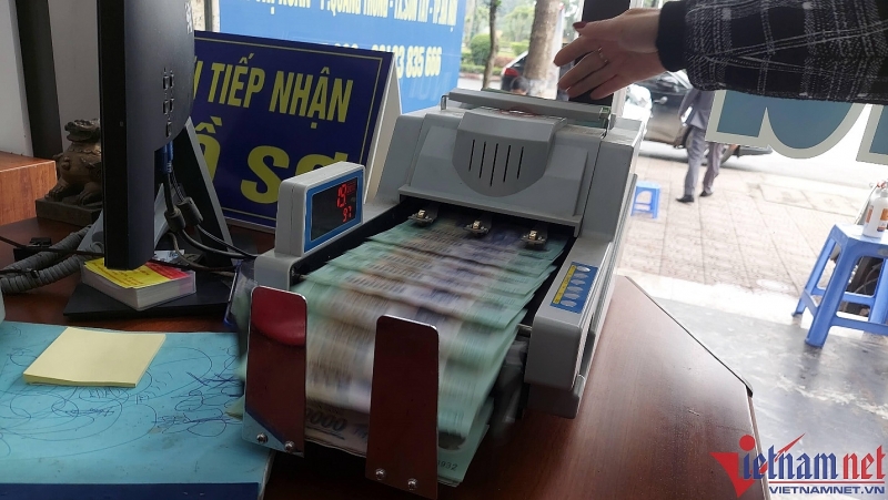 soi ky mua ban nha 2 gia dan nop tien thue bat dong tang manh