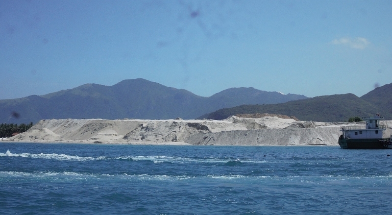 Thực trạng cát xây dựng: Khi cầu vượt xa cung thuc trang cat xay dung khi cau vuot xa cung