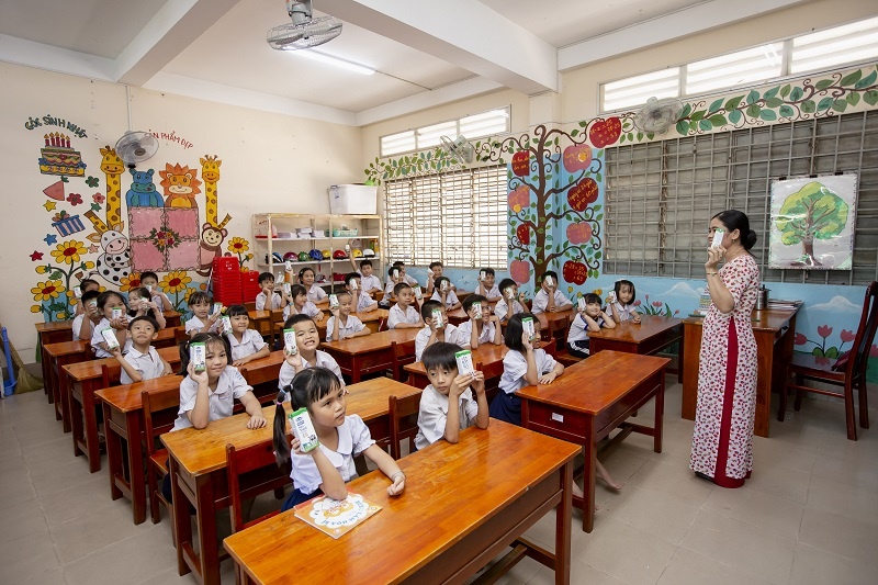 vinamilk chinh thuc duoc chon la nha cung cap sua hoc duong tai tinh vinh long