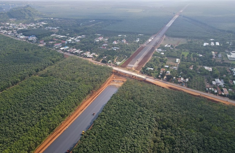 tu san bay cam ranh nhin ve buc tranh lac quan cua do thi du lich phan thiet