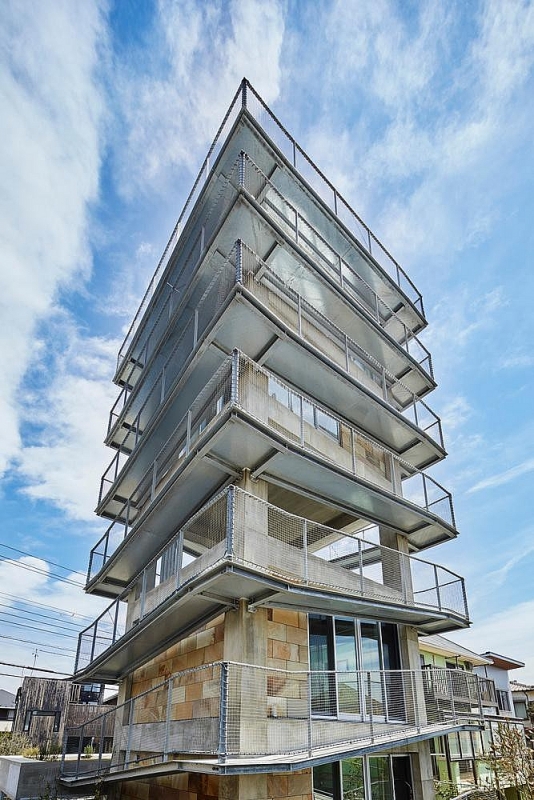 Độc lạ nhà 5 tầng lan can thay cầu thang doc la nha 5 tang lan can thay cau thang