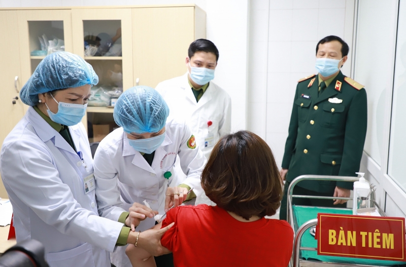 nhin lai 1 thang chong dich cang kho khan cang phai binh tinh tinh tao