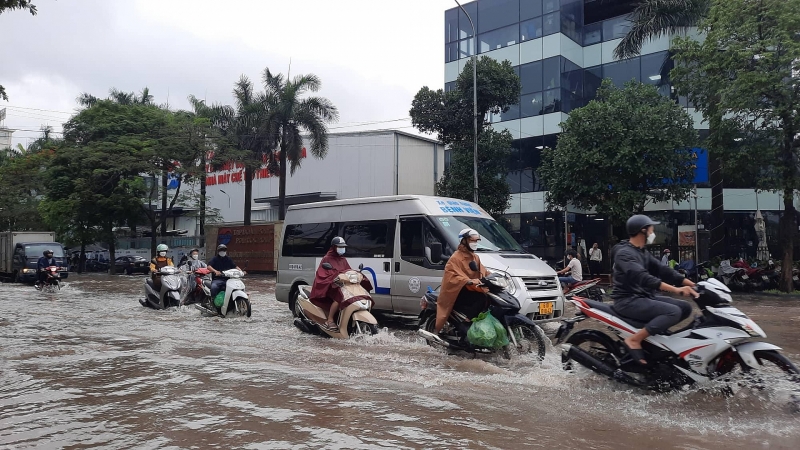 Đường Hà Nội ngập khắp ngả sau trận mưa như trút nước duong ha noi ngap khap nga sau tran mua nhu trut nuoc