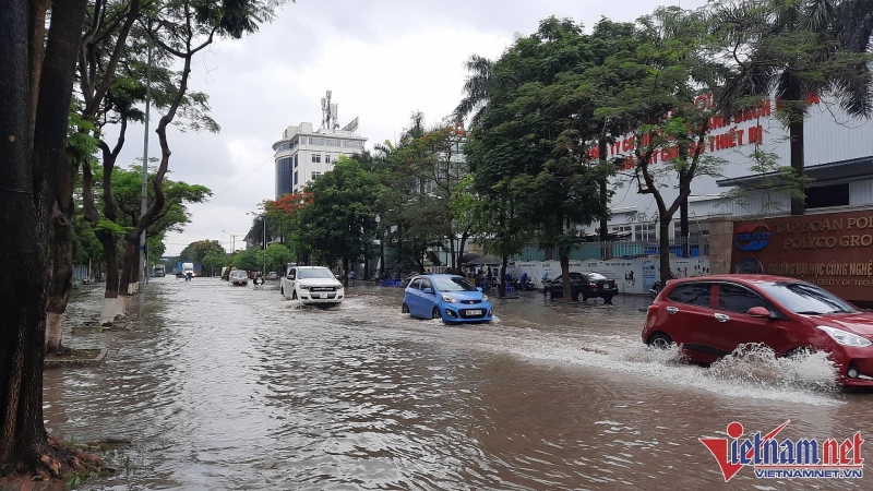 duong ha noi ngap khap nga sau tran mua nhu trut nuoc