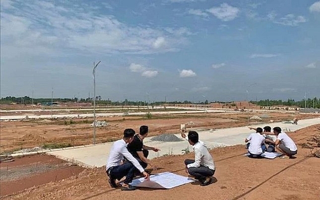 Chuyên gia cảnh báo nguy cơ \'bong bóng\' BĐS, người \'ôm đất\' rơi vào cảnh trắng tay chuyen gia canh bao nguy co bong bong bds nguoi om dat roi vao canh trang tay