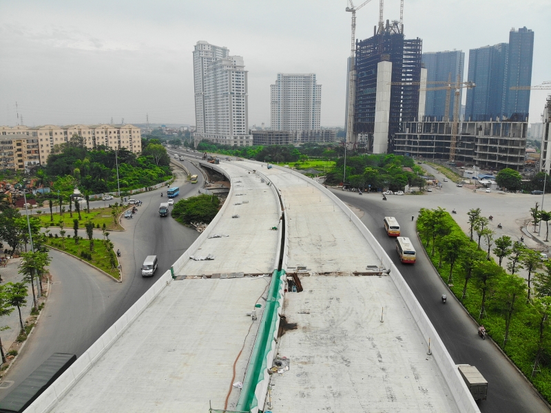 ha noi gap rut thi cong duong vanh dai 3 tren cao truoc ngay thong xe