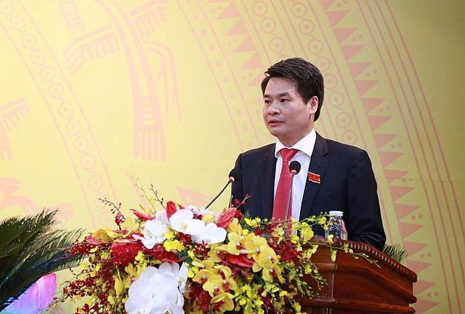 dong chi nguyen quang duc tiep tuc duoc bau lam bi thu huyen hoai duc