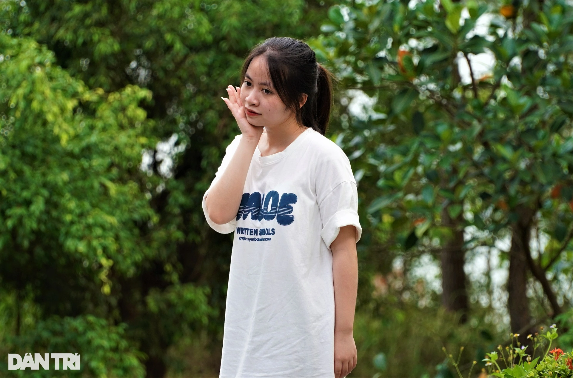 Đền thờ cố Tổng Bí thư Lê Duẩn giữa lòng hồ Kẻ Gỗ den tho co tong bi thu le duan giua long ho ke go