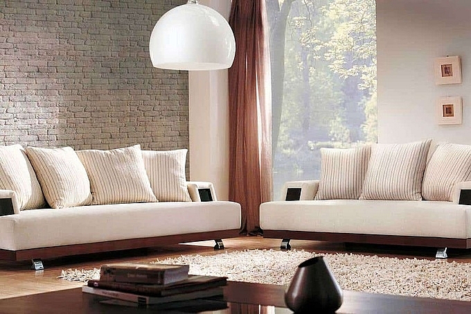 phong khach voi 2 sofa dai tai sao lai khong