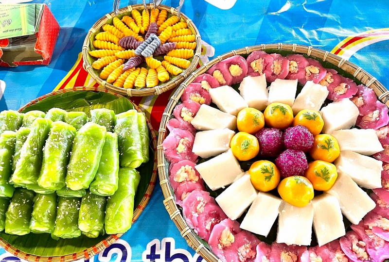 den lang du lich sinh thai ong de kham pha mon ngon va check in miet vuon song nuoc