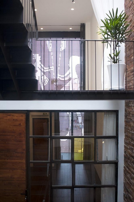 Nhà có mặt tiền "độc": Ngày chắn nắng, tối lên đèn thành tranh vẽ lung linh nha co mat tien doc ngay chan nang toi len den thanh tranh ve lung linh