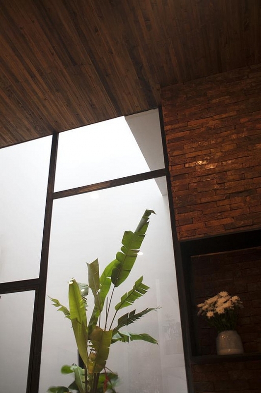 Nhà có mặt tiền "độc": Ngày chắn nắng, tối lên đèn thành tranh vẽ lung linh nha co mat tien doc ngay chan nang toi len den thanh tranh ve lung linh