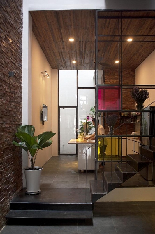 Nhà có mặt tiền "độc": Ngày chắn nắng, tối lên đèn thành tranh vẽ lung linh nha co mat tien doc ngay chan nang toi len den thanh tranh ve lung linh