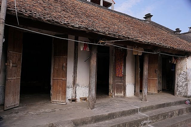 Nhà cổ 200 năm làm từ gỗ lim ở Hưng Yên, chủ nhân chào bán 2 tỷ “miễn mặc cả” img