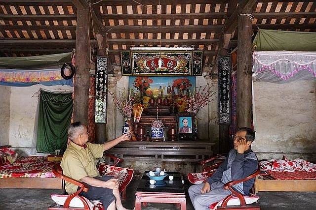 Nhà cổ 200 năm làm từ gỗ lim ở Hưng Yên, chủ nhân chào bán 2 tỷ “miễn mặc cả” img
