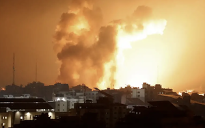 Khoảnh khắc Israel trả đũa Hamas, phá tan toà nhà cao tầng ở Gaza trong vài giây