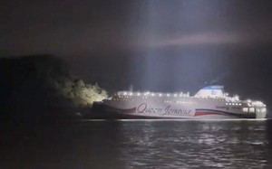 Hàn Quốc: Phà chở 267 người mắc cạn trong đêm