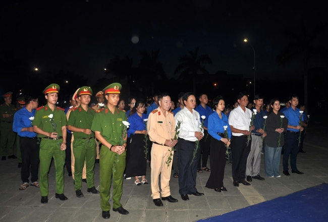 Xúc động lễ tưởng niệm các nạn nhân tử vong do TNGT tại Đà Nẵng- Ảnh 1.