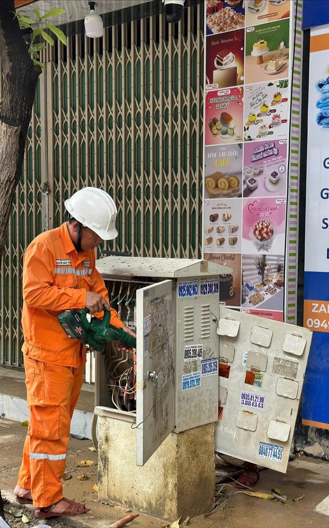 Mưa lũ lịch sử tại miền Trung: Đắk Lắk có 27 người chết, nhiều tỉnh gia tăng thiệt hại- Ảnh 6.