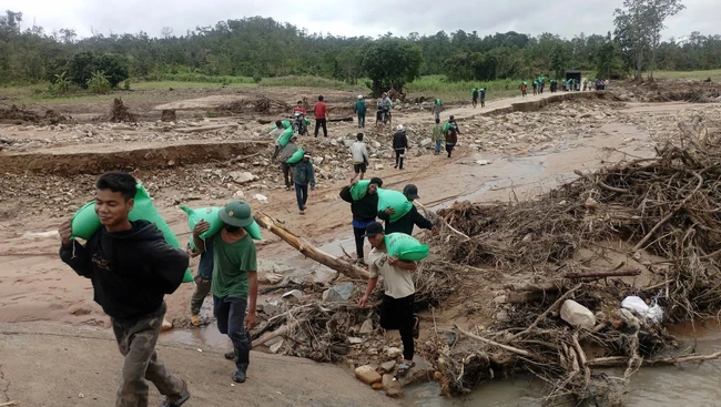Mưa lũ lịch sử tại miền Trung: Đắk Lắk có 27 người chết, nhiều tỉnh gia tăng thiệt hại- Ảnh 7.