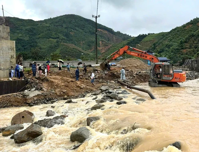 Mưa lũ lịch sử tại miền Trung: Đắk Lắk có 27 người chết, nhiều tỉnh gia tăng thiệt hại- Ảnh 5.