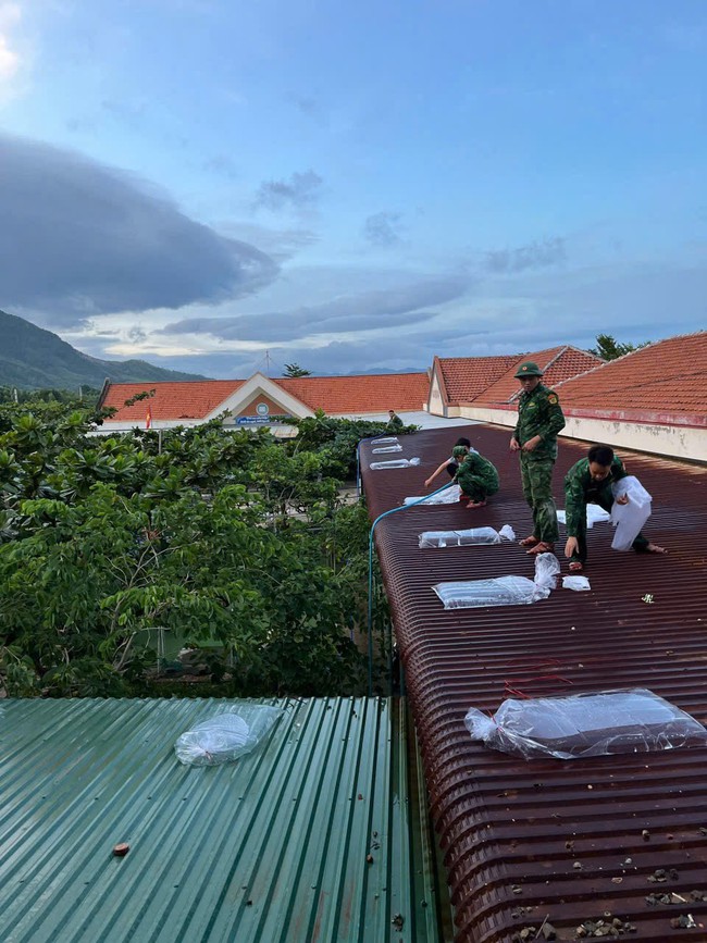 Ứng phó bão số 13: Các tỉnh miền Trung khẩn cấp sơ tán dân, ứng trực giữ đường- Ảnh 3.