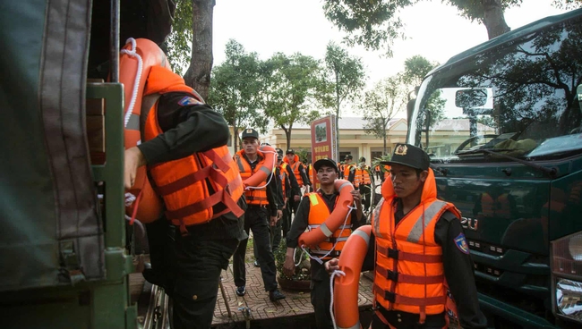 Ứng phó bão số 13: Các tỉnh miền Trung khẩn cấp sơ tán dân, ứng trực giữ đường- Ảnh 7.