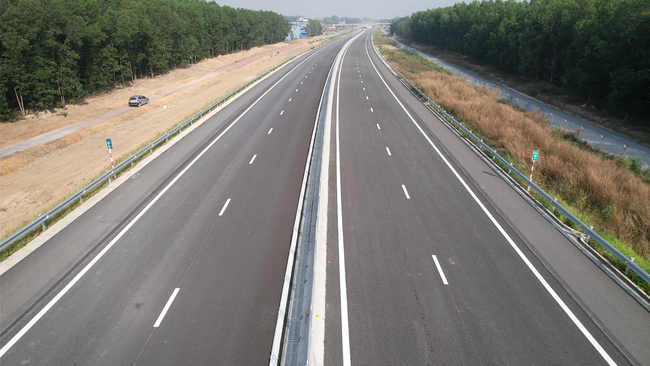 Đồng Nai đề xuất th&iacute; điểm cơ chế đặc th&ugrave; để ph&aacute;t huy động lực s&acirc;n bay Long Th&agrave;nh- Ảnh 2.