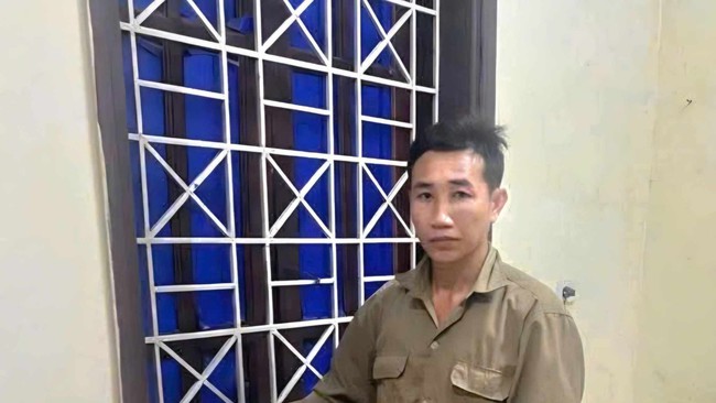 Bắt khẩn cấp đối tượng hành hung nữ giáo viên giữa sân trường ở Nghệ An- Ảnh 1. Bắt khẩn cấp đối tượng hành hung nữ giáo viên giữa sân trường ở Nghệ w88 apk- Ảnh 1.