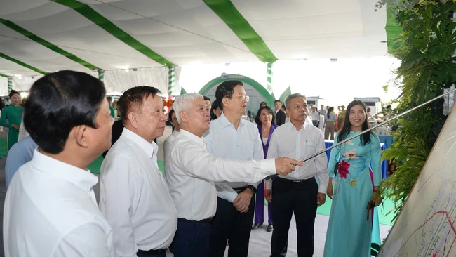 Bình Dương: Khởi công 2 khu công nghiệp sinh thái, thông minh thế hệ mới- Ảnh 3. Bình Dương: Khởi công 2 khu công nghiệp sinh thái, thông minh thế hệ mới- Ảnh 3.