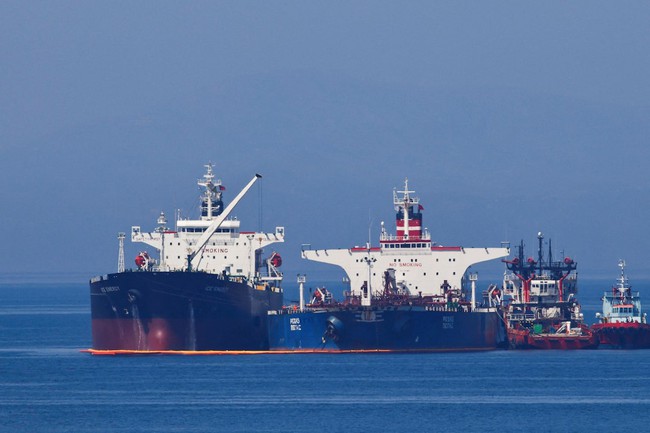 Quốc hội Iran thông qua đề xuất đóng eo biển Hormuz, liệu có hiệu lực ngay? - Ảnh 1. Quốc hội Iran thông qua đề xuất đóng eo biển Hormuz, liệu có hiệu lực ngay? - Ảnh 1.