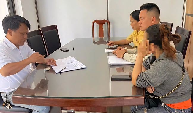 Phạt hành chính chủ quầy xiên nướng ở Đà Nẵng chặt chém du khách Lào- Ảnh 1. Phạt hành chính chủ quầy xiên nướng ở Đà Nẵng chặt chém du khách Lào- Ảnh 1.