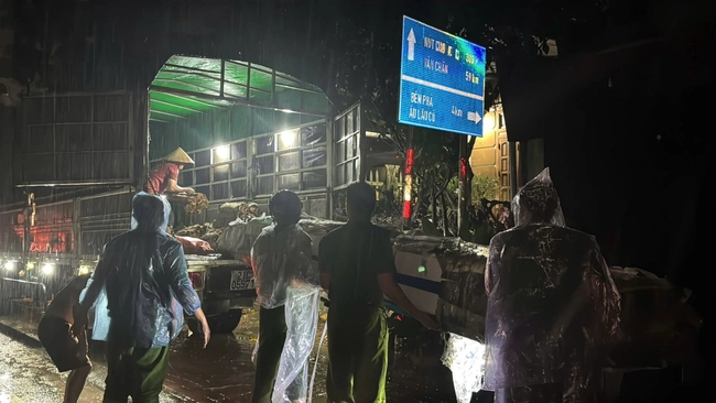 Trắng đêm chạy lũ ở Lào Cai- Ảnh 2.