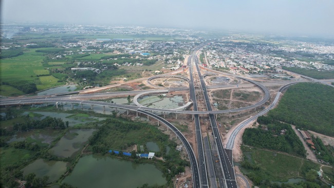 Kết nối hai cao tốc trọng điểm ph&iacute;a Nam, t&iacute;nh to&aacute;n thu ph&iacute; tạm, tr&aacute;nh xung đột giao th&ocirc;ng- Ảnh 1.