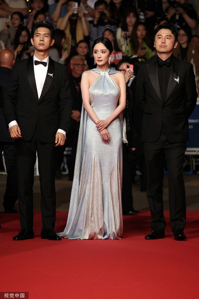LHP Cannes 2024: Chương Tử Di diện đầm xuyên thấu, phim của Bành Vu Yến thắng lớn- Ảnh 7.
