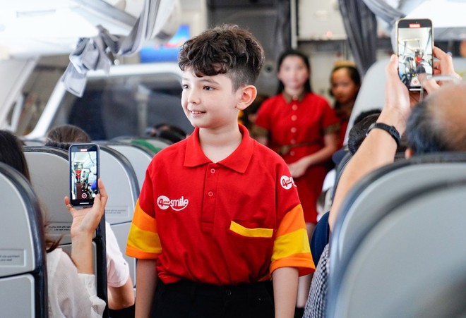 Vietjet chắp cánh giấc mơ bay cho các phi công, tiếp viên "nhí" nhân 1/6
- Ảnh 8.