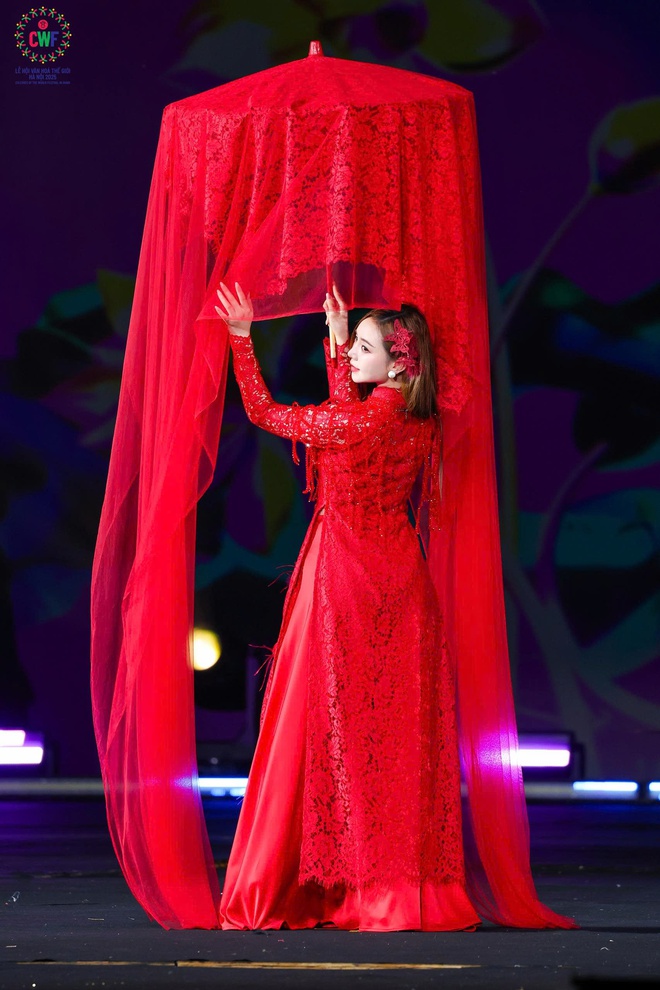 Show diễn "Bước chân Di sản" của Lễ hội Văn hóa quyên góp được 2,5 tỷ đồng ủng hộ vùng lũ- Ảnh 4.