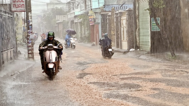 Cuối tháng 10, sửa chữa, xóa loạt "ổ voi" trên tuyến đường kết nối QL1A qua Đồng Nai- Ảnh 15.