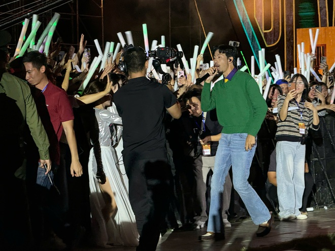 "Đất mỏ anh hùng" – Đêm nghệ thuật tri ân thợ mỏ, rực sáng Quảng Ninh- Ảnh 9.