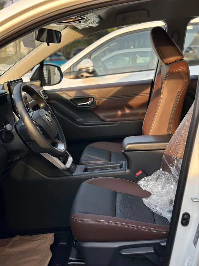 Toyota Innova Cross phiên bản giá rẻ ra mắt tại Việt Nam- Ảnh 2.