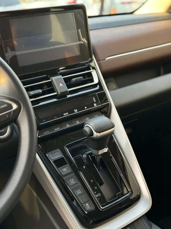 Toyota Innova Cross phiên bản giá rẻ ra mắt tại Việt Nam- Ảnh 3.