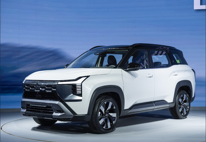 Mitsubishi Destinator có thực sự là đối thủ của Mazda CX5?- Ảnh 2.