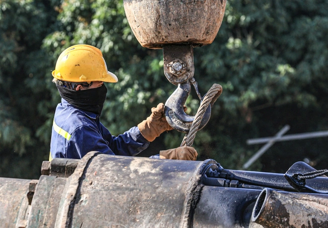 Trung Chính dồn lực bứt tốc trên đại công trường cầu Tứ Liên- Ảnh 5. Trung Chính dồn lực bứt tốc trên đại công trường cầu Tứ Liên- Ảnh 5.