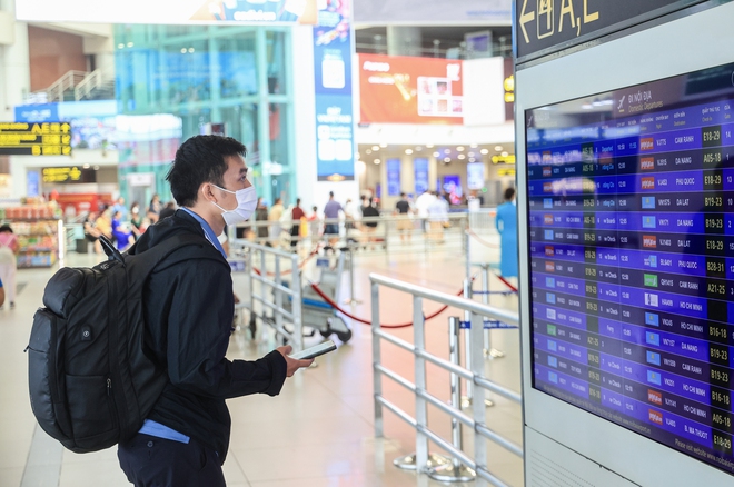 Sân bay Nội Bài nườm nượp khách ngày cuối nghỉ lễ 30/4- Ảnh 5. Sân w88 apk Nội Bài nườm nượp khách ngày cuối nghỉ lễ 30/4- Ảnh 5.