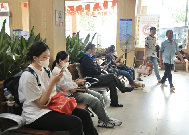 Bến xe Hà Nội thưa khách ngày đầu kỳ nghỉ lễ Quốc khánh- Ảnh 3. Bến xe Hà Nội thưa khách ngày đầu kỳ nghỉ lễ Quốc khánh- Ảnh 3.