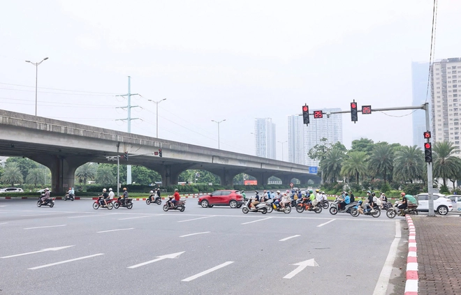 Cửa ngõ Hà Nội thông thoáng trong ngày thứ ba nghỉ lễ 2/9- Ảnh 7. Cửa ngõ Hà Nội thông thoáng trong ngày thứ ba nghỉ lễ 2/9- Ảnh 7.