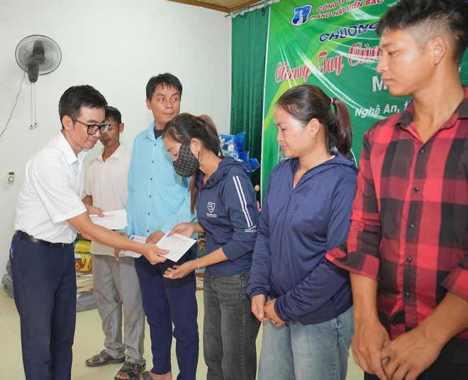 Vượt bùn lũ lên Mường Típ: Những bàn tay nhân ái tìm đến nơi gian khó nhất- Ảnh 5.