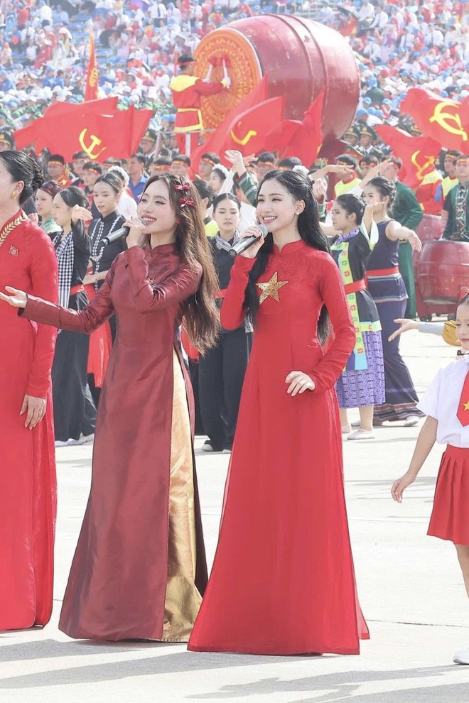 Hình ảnh các nghệ sĩ xúc động, tự hào khi được biểu diễn tại Quảng trường Ba Đình- Ảnh 3. Hình ảnh các nghệ sĩ xúc động, tự hào khi được biểu diễn tại Quảng trường Ba Đình- Ảnh 3.