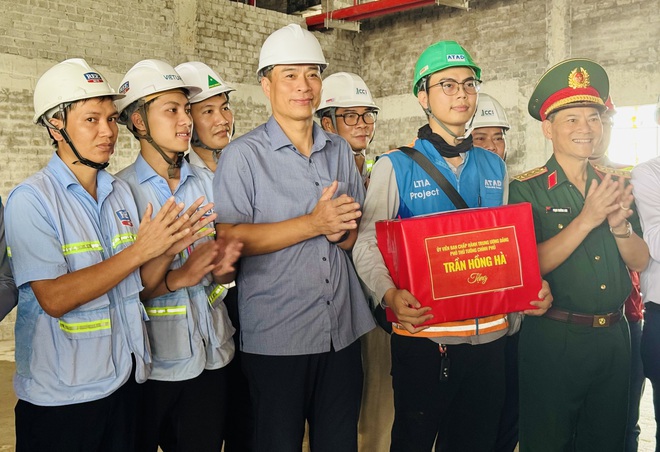 Phó Thủ tướng Trần Hồng Hà kiểm tra đột xuất siêu sân bay Long Thành trong ngày chủ nhật- Ảnh 13. Phó Thủ tướng Trần Hồng Hà kiểm tra đột xuất siêu sân bay Long Thành trong ngày chủ nhật- Ảnh 13.